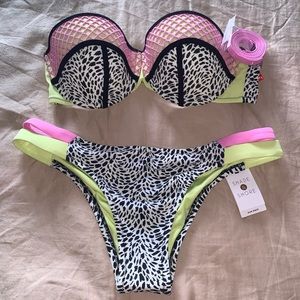 Shade & Shore Bikini Set - size 38C/L
